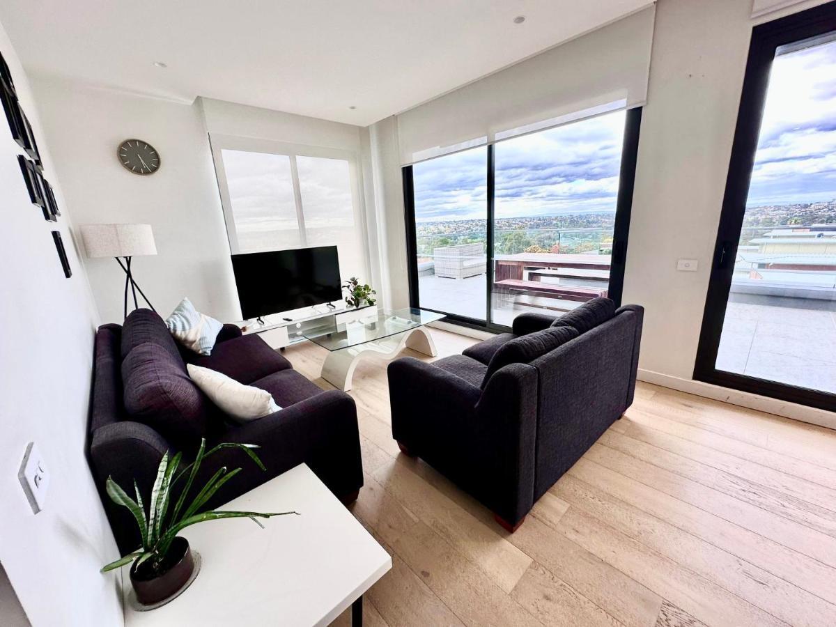 2 Bed 2 Bathroom Penthouse With Amazing Balcony & City Views - Across From Highpoint Maribyrnong Exterior photo